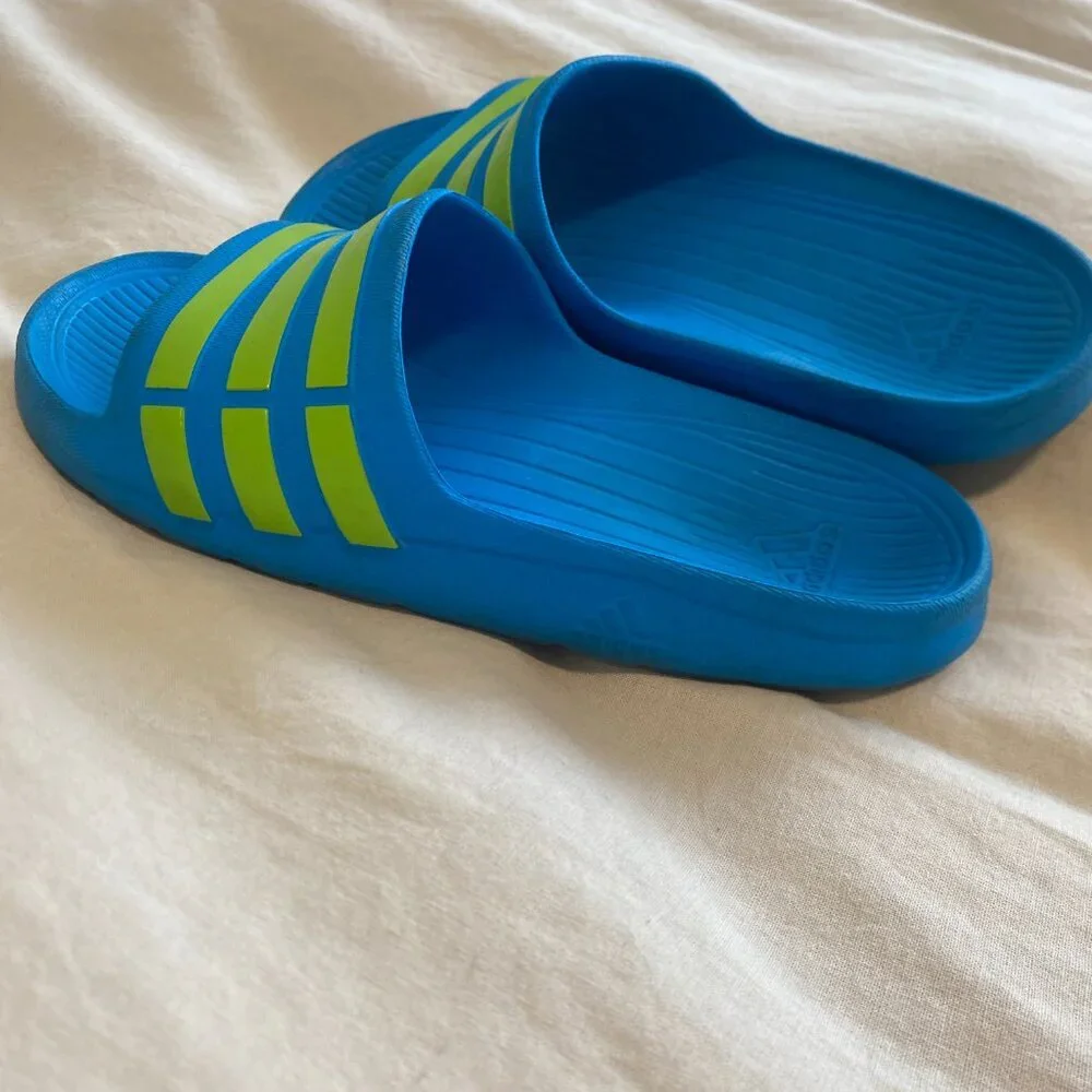Adidas Youth Kids‎ Sandals Slides For Summer Boys Size 3 - Picture 2 of 10